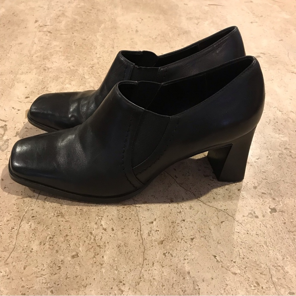 Liz Claiborne Black Heeled Booties size 6.5
